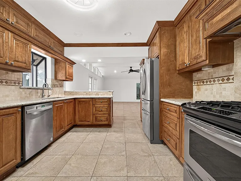 5422 Hummingbird St — Photo 3