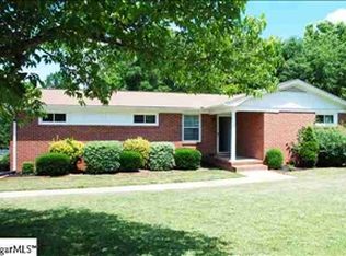 105 Roebuck Dr, Simpsonville, SC 29681