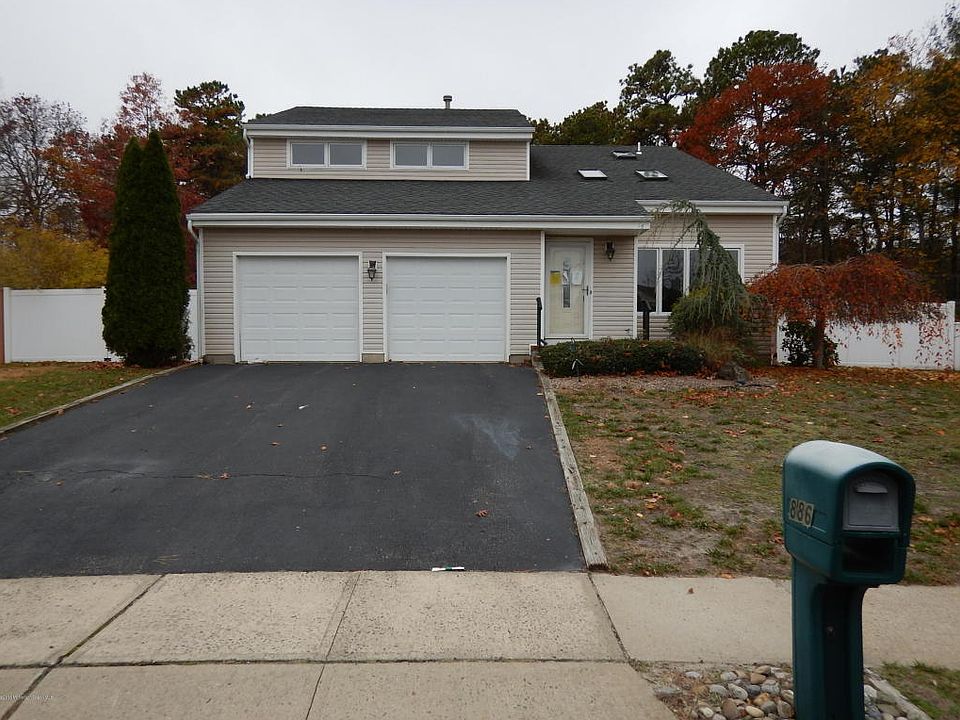 1st image of 886 Pioneer Dr