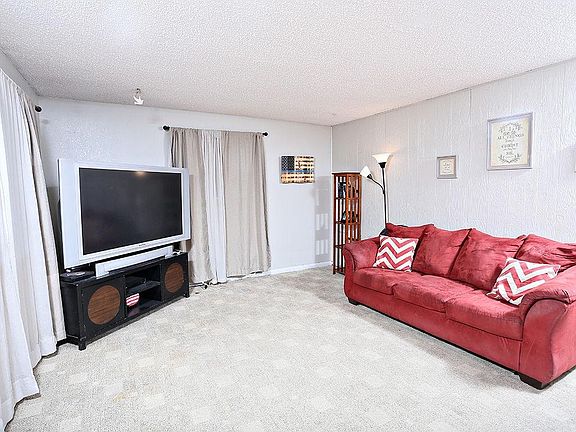 3rd image of 4517 Morgan Ave