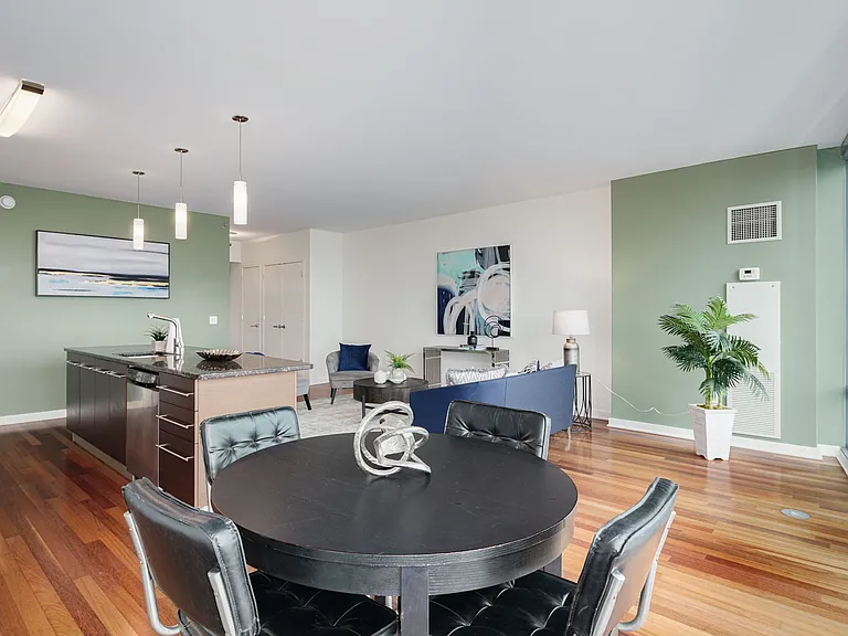 2101 Market St #3201 — Photo 5