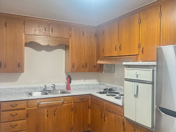3rd image of 1029 Balsam St #4