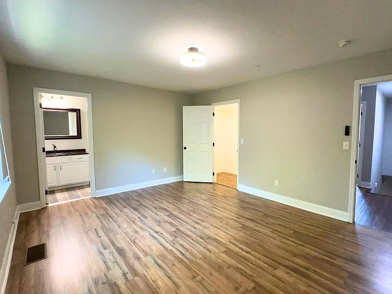 1126 Maple Tree Ln — Photo 25