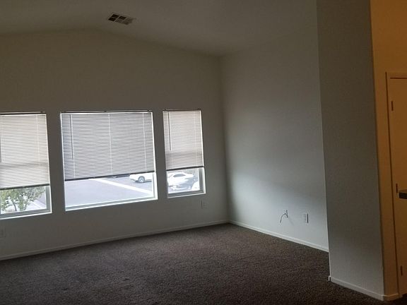 4th image of 9352 Straw Hays St