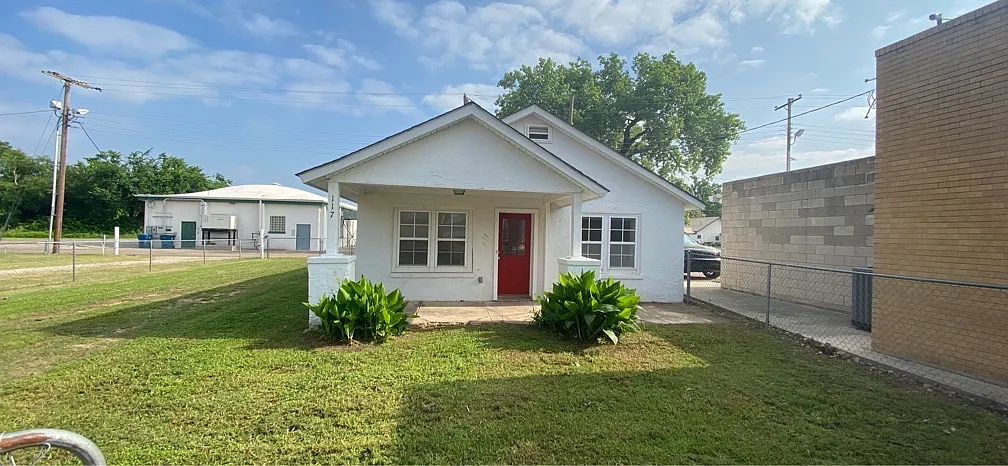 117 W. Main - Maxine House - 1 — Photo 1
