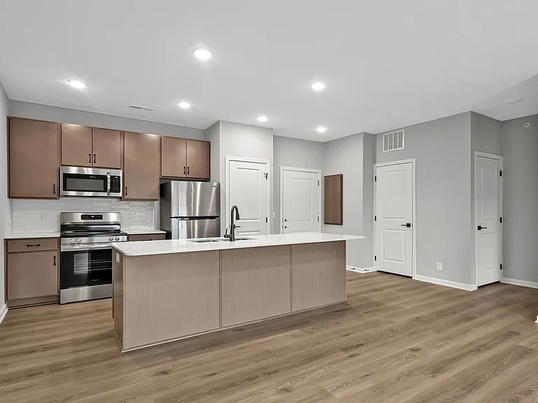 The Creek Apartments — Photo 52