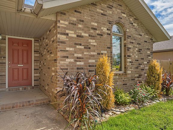 4th image of 2424 N Campbell Avenue