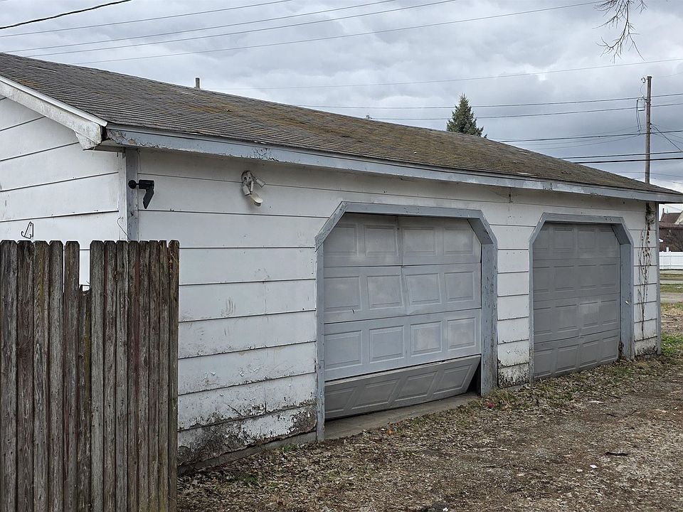 2nd image of 718 Western Ave