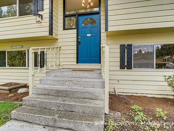 3rd image of 3219 180th Ave NE