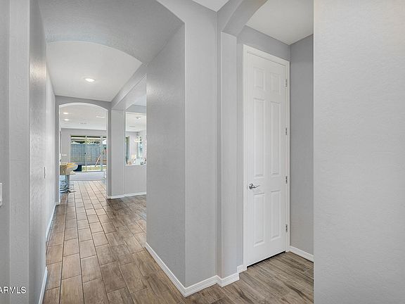 5th image of 15133 W MORELAND Street