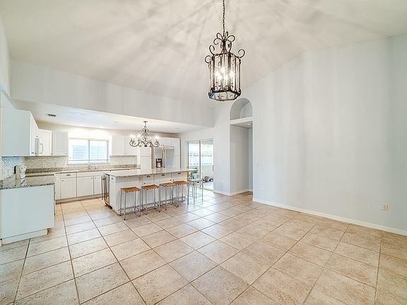 5th image of 4849 Erin Ln