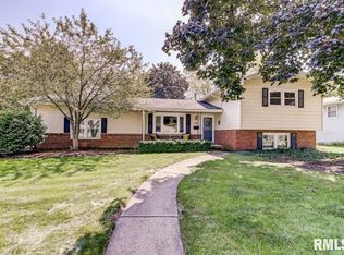 2524 Arrowhead Dr, Springfield, IL 62702