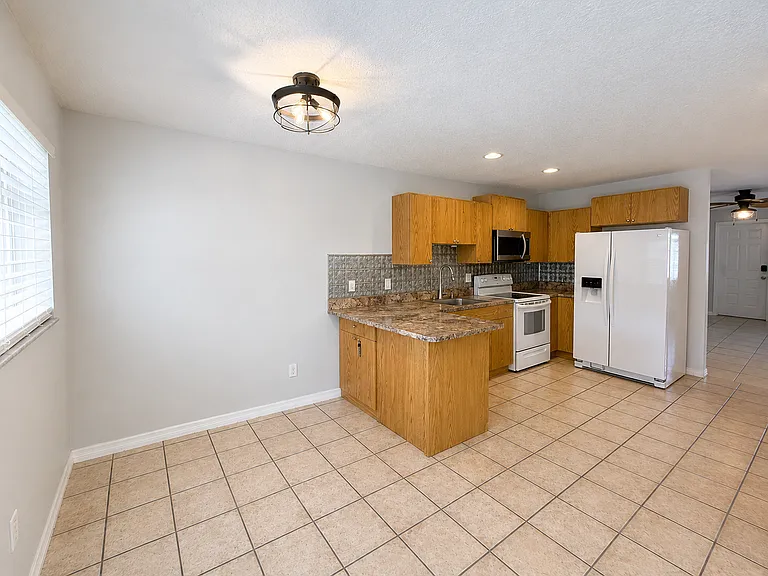 2478 NW Holiday Ct — Photo 20