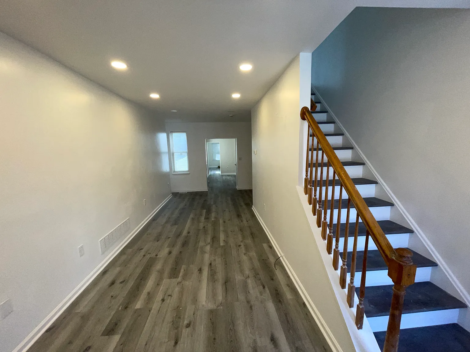 4 bed, 1.5 bath, 1625 sqft, $2,195 — Photo 2