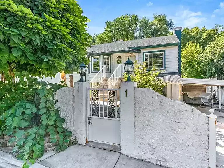 1 E Gibbs Cir — Photo 17