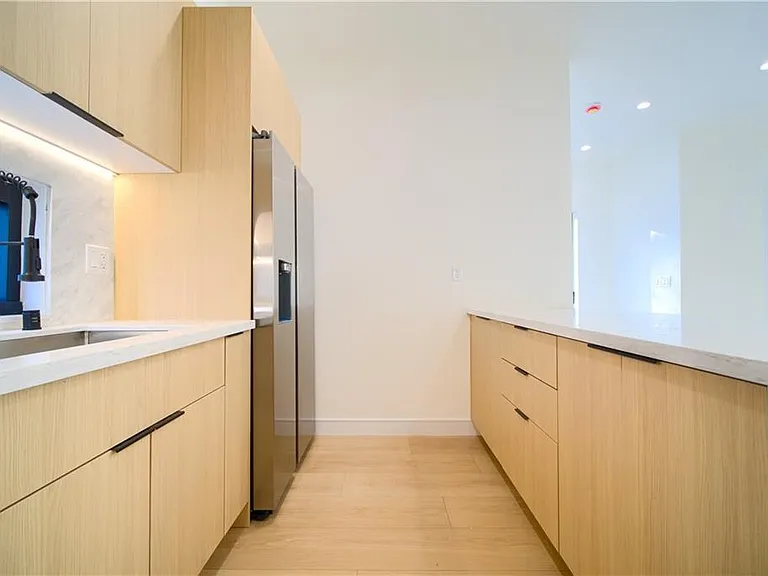 616 N Mariposa Ave — Photo 35