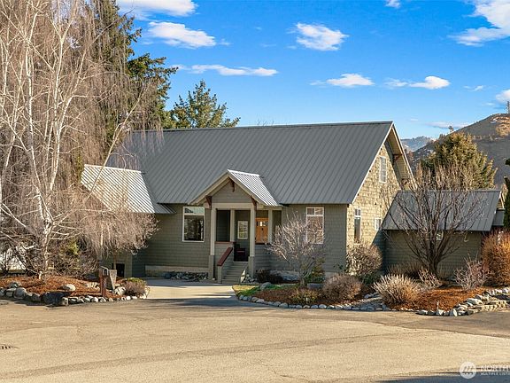 2nd image of 305 Garden Circle