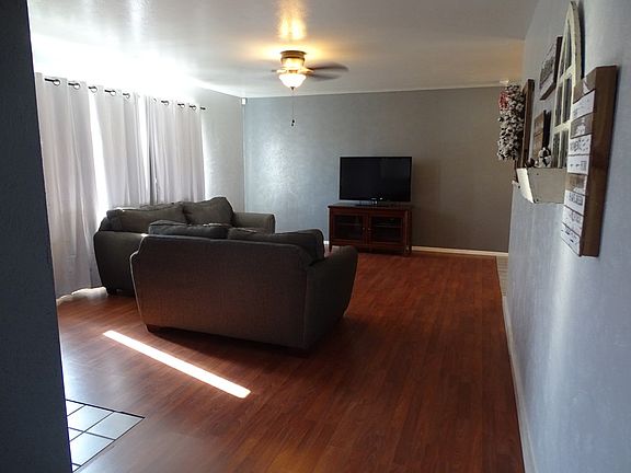 5th image of 3628 Bonham Ave