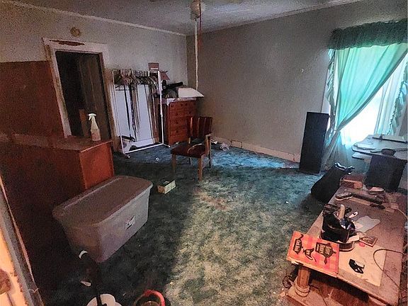 5th image of 23 Elm St