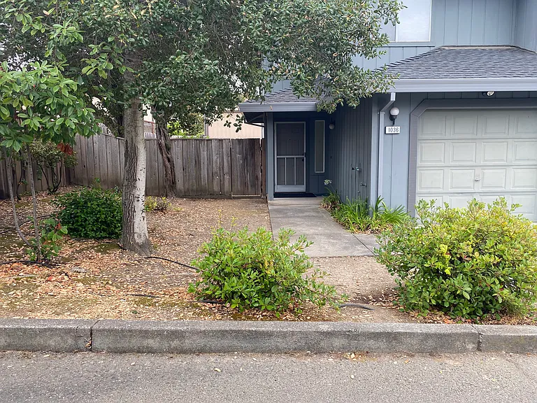 1036 1st St W — Photo 1