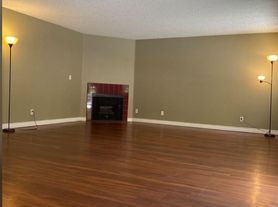 6590 Hazeltine Ave, Valley Glen, CA