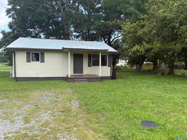 902 Aldhouse Ave, Bridgeport, AL 35740