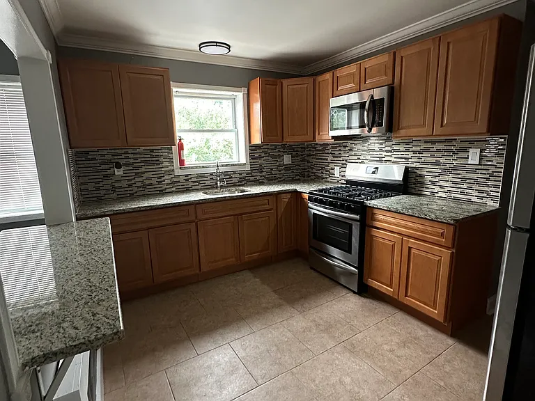 54 Ellington St #2L — Photo 7