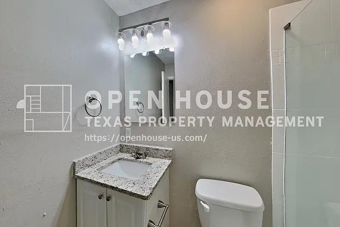6100 Springwood Dr — Photo 9