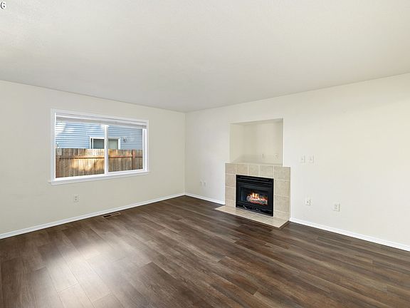 5th image of 9218 SE Lincoln St