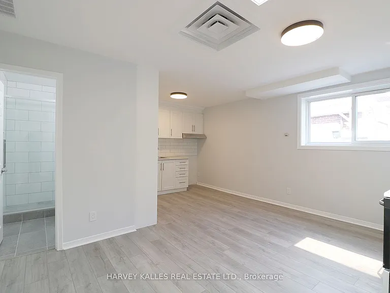 201 Augusta Ave #C — Photo 8