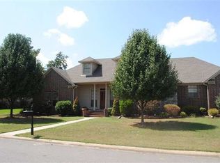 425 Chaucer Ln, Conway, AR 72034