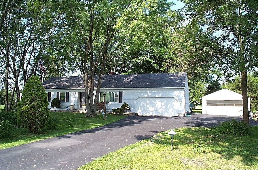 Front view of 3Bed/2Bath/2-2Car/Ranch home in Olentangy Schools
