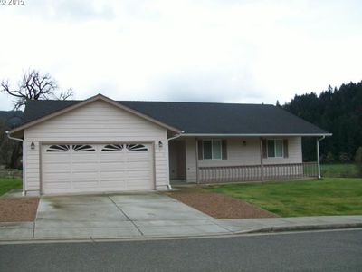 934 SE Fairway Dr, Myrtle Creek, OR, 97457