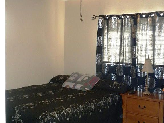 4th image of 462 E Holmes Ave