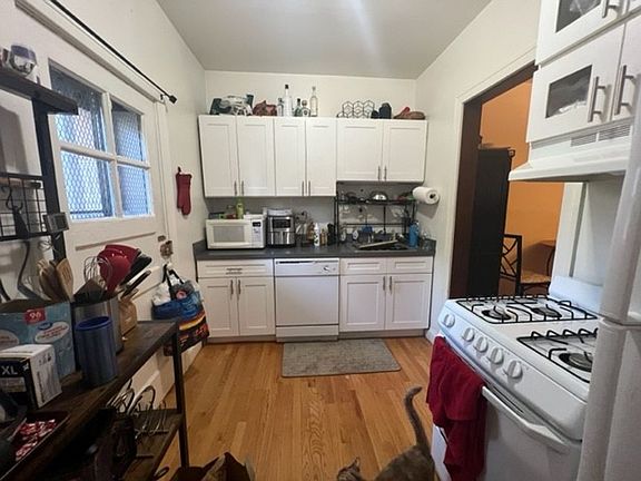 2nd image of 4207 N Ashland Ave APT 1