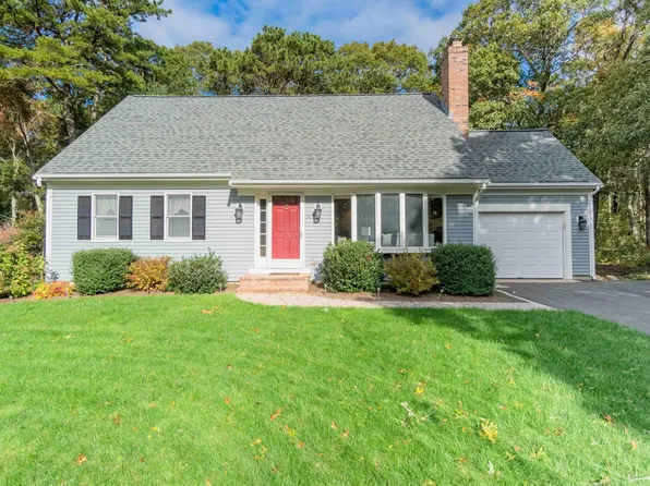 34 Dove Hill Rd, North Falmouth, MA 02556