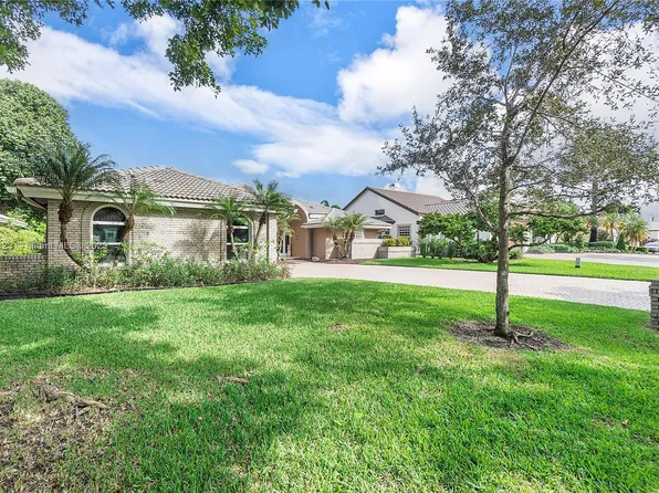 11999 Classic Dr, Pompano Beach, FL 33071