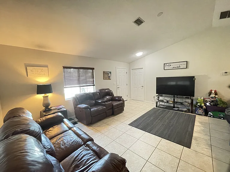 1167 Urmey Ln — Photo 5
