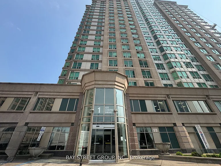 1 Lee Centre Dr #Penthouse 206 — Photo 1