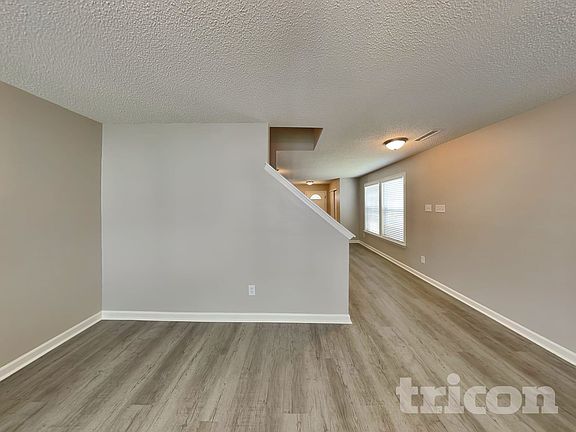 4th image of 915 Littleton Dr