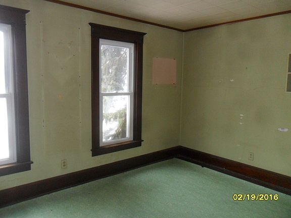 3rd image of 2403 Maple Ave