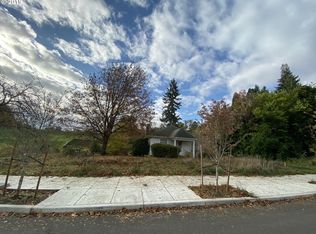 3352 SW Spring Garden St, Portland, OR 97219