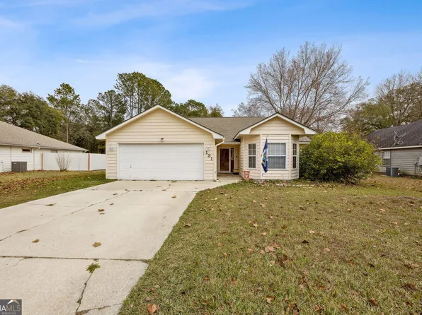 131 Lakeside Dr, Kingsland, GA 31548