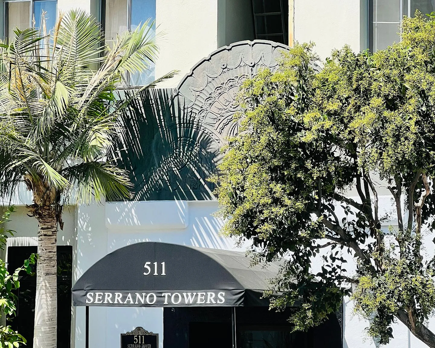 Serrano Towers — Photo 2