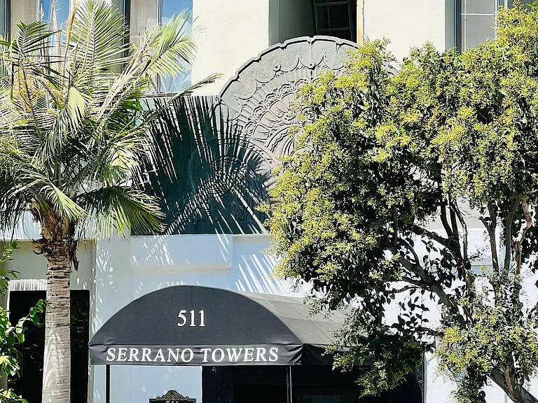 Serrano Towers — Photo 2