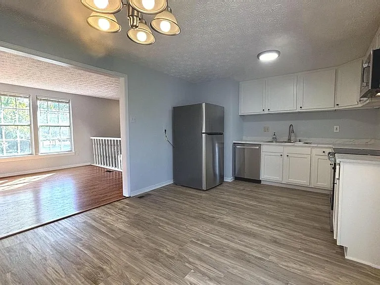 8106 Rhode Island Ave — Photo 32