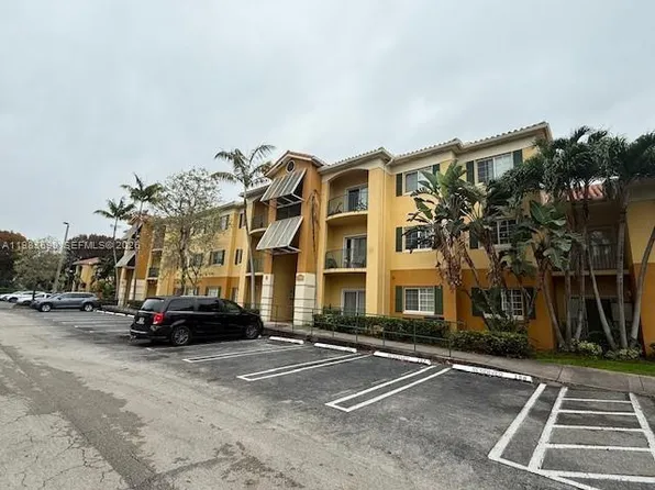 7200 NW 114th Ave APT 111, Doral, FL 33178