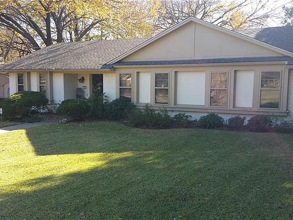 2nd image of 427 Valley Glen Pl
