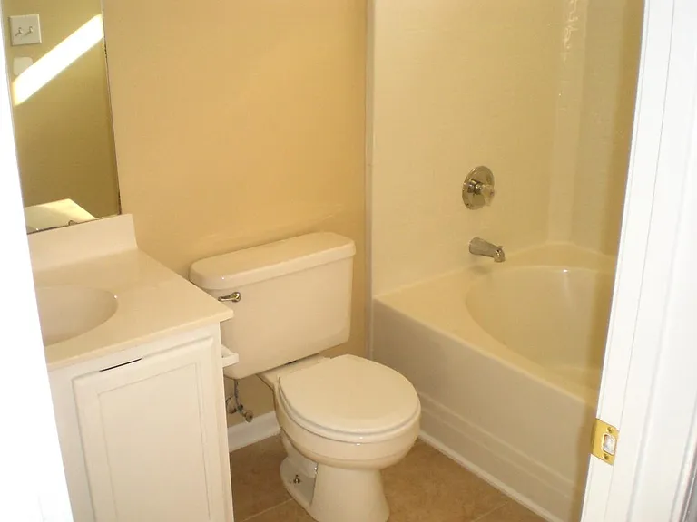 6918 Kentucky Derby Dr — Photo 2