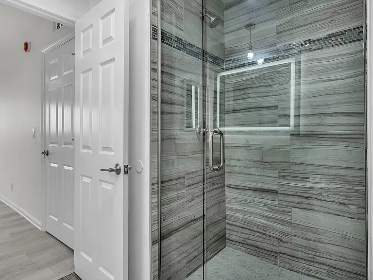 1432 Saltair Ave — Photo 7